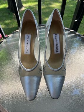 Evan-Picone Silver Mesh Pointed Toe Kitten Heel Pumps 7.5N Made in Spain